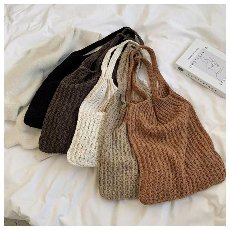 Cosy Knit Tote Bag – Woven Shoulder Bag for Book Lovers